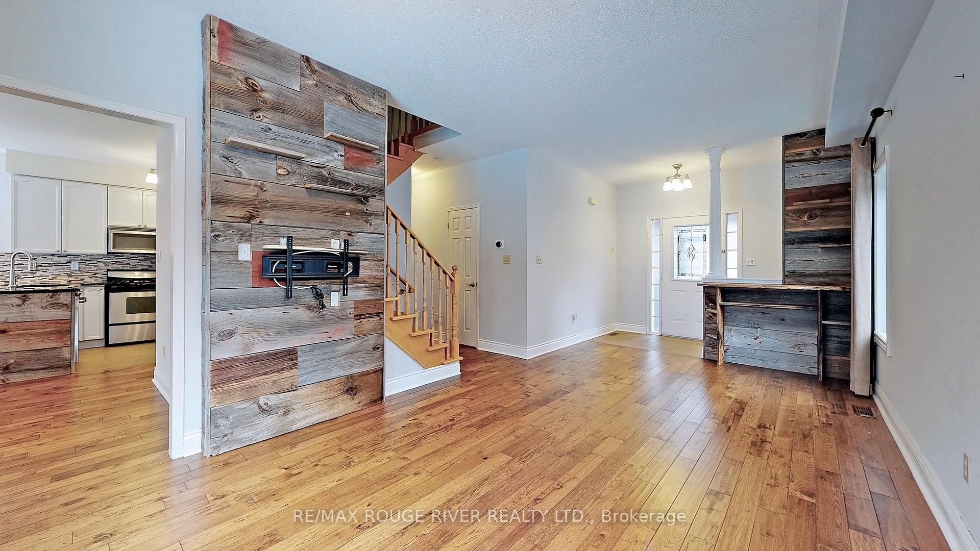 Photo 4 of 913 Wingarden Crescent, Pickering, Dunbarton — HOMEH
