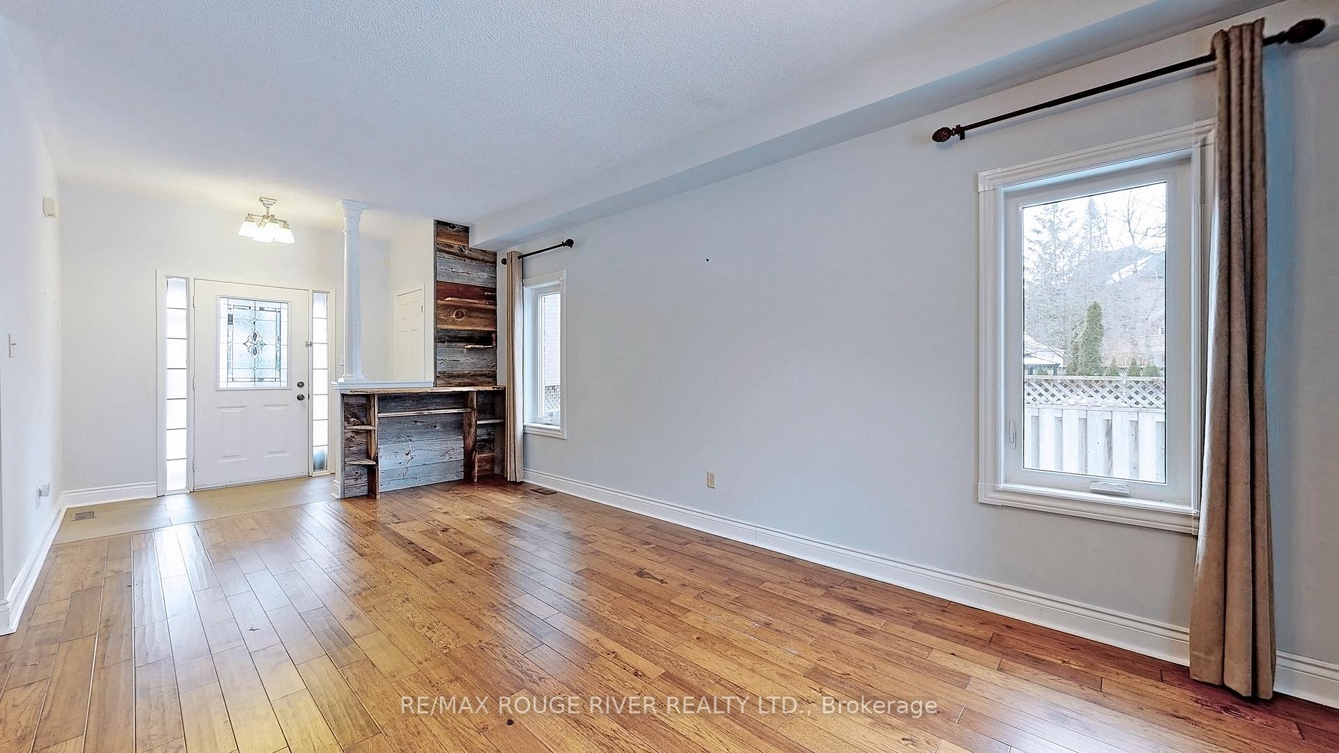 Photo 5 of 913 Wingarden Crescent, Pickering, Dunbarton — HOMEH