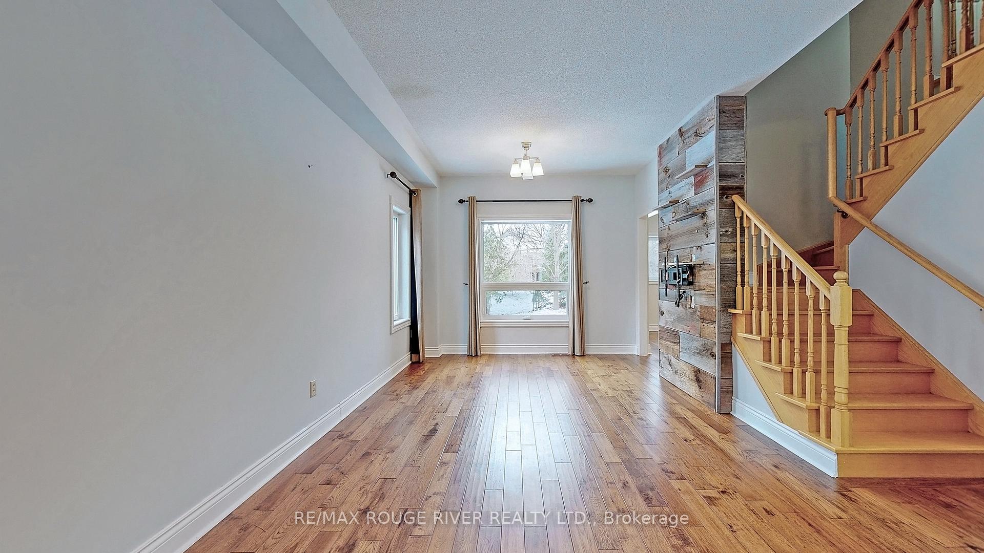 Photo 6 of 913 Wingarden Crescent, Pickering, Dunbarton — HOMEH