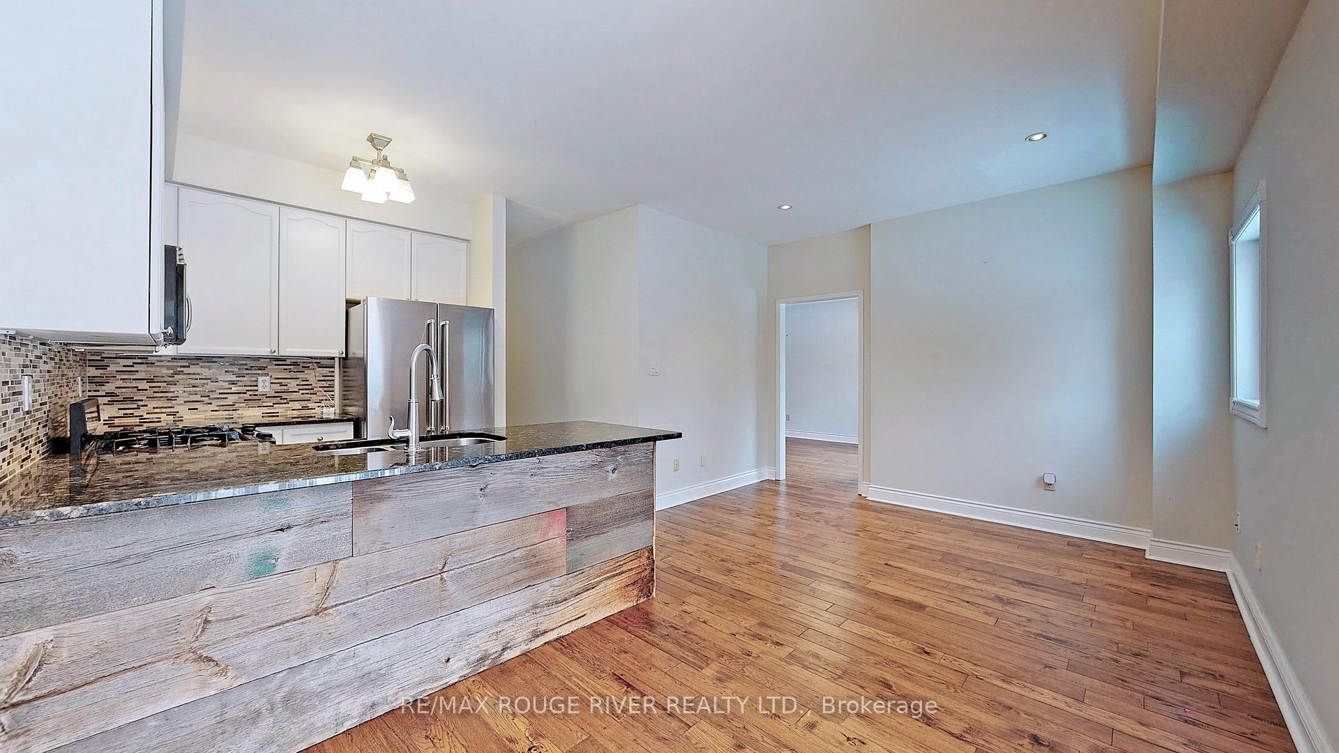 Photo 10 of 913 Wingarden Crescent, Pickering, Dunbarton — HOMEH