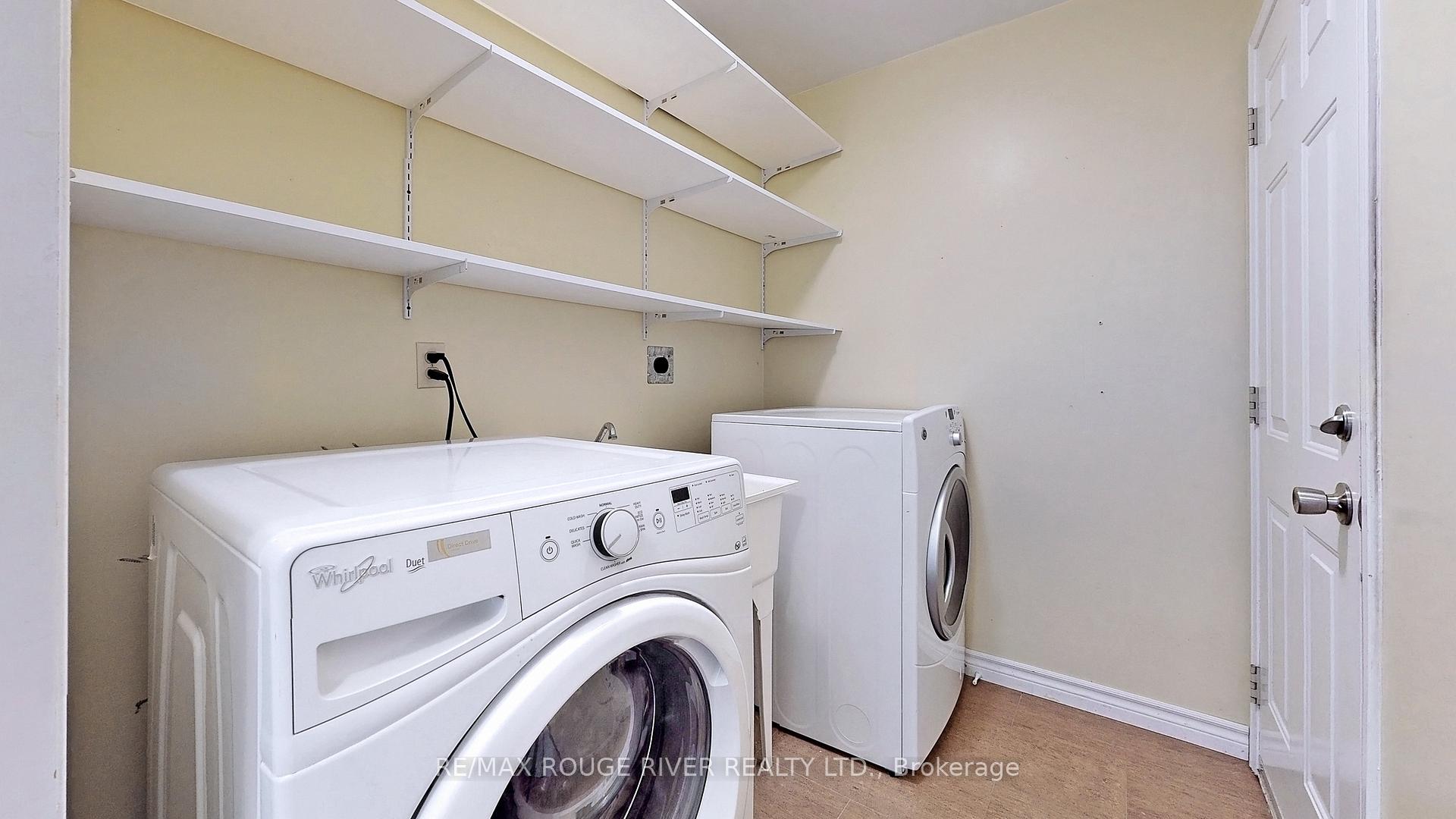 Photo 12 of 913 Wingarden Crescent, Pickering, Dunbarton — HOMEH