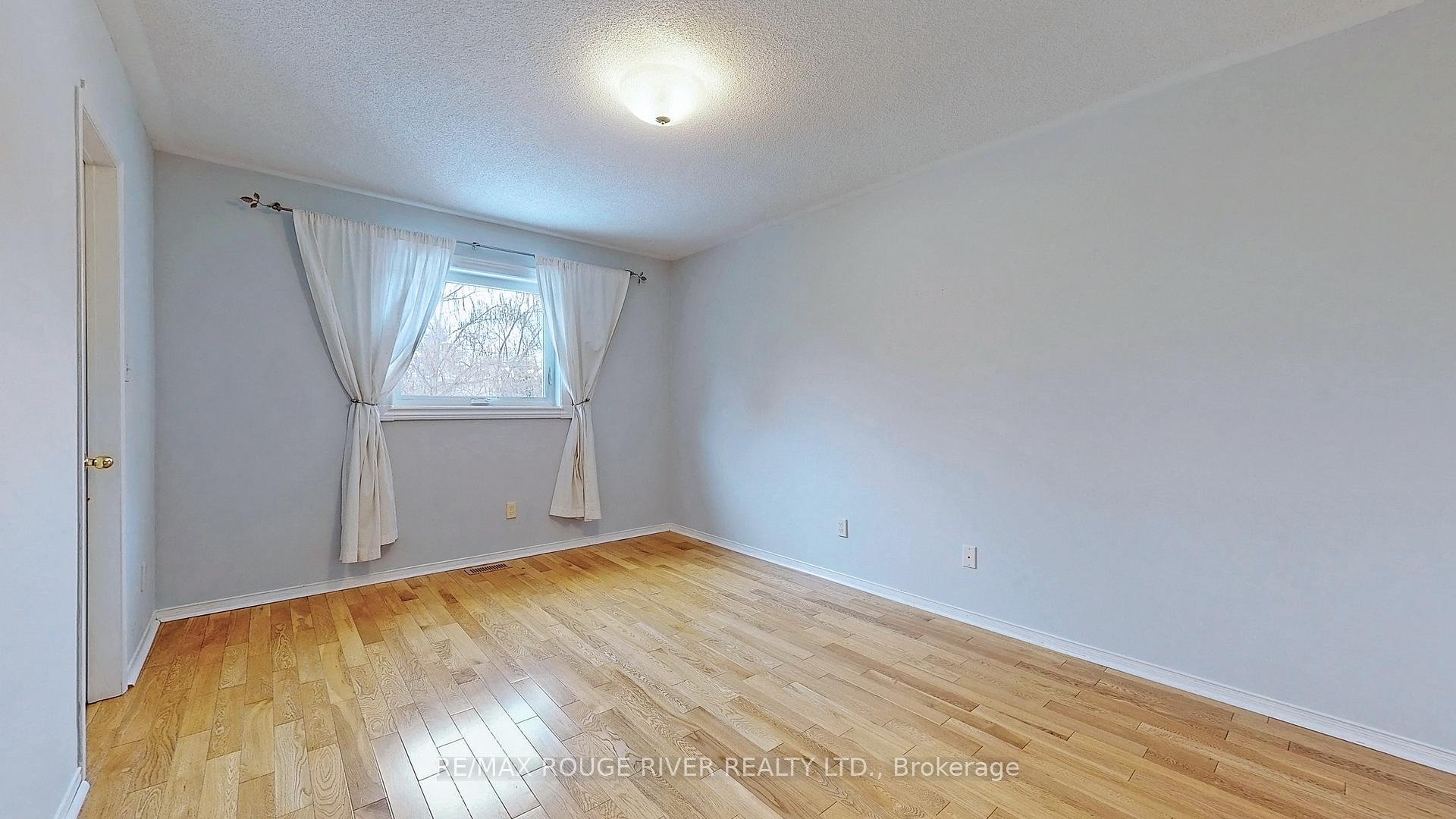Photo 17 of 913 Wingarden Crescent, Pickering, Dunbarton — HOMEH
