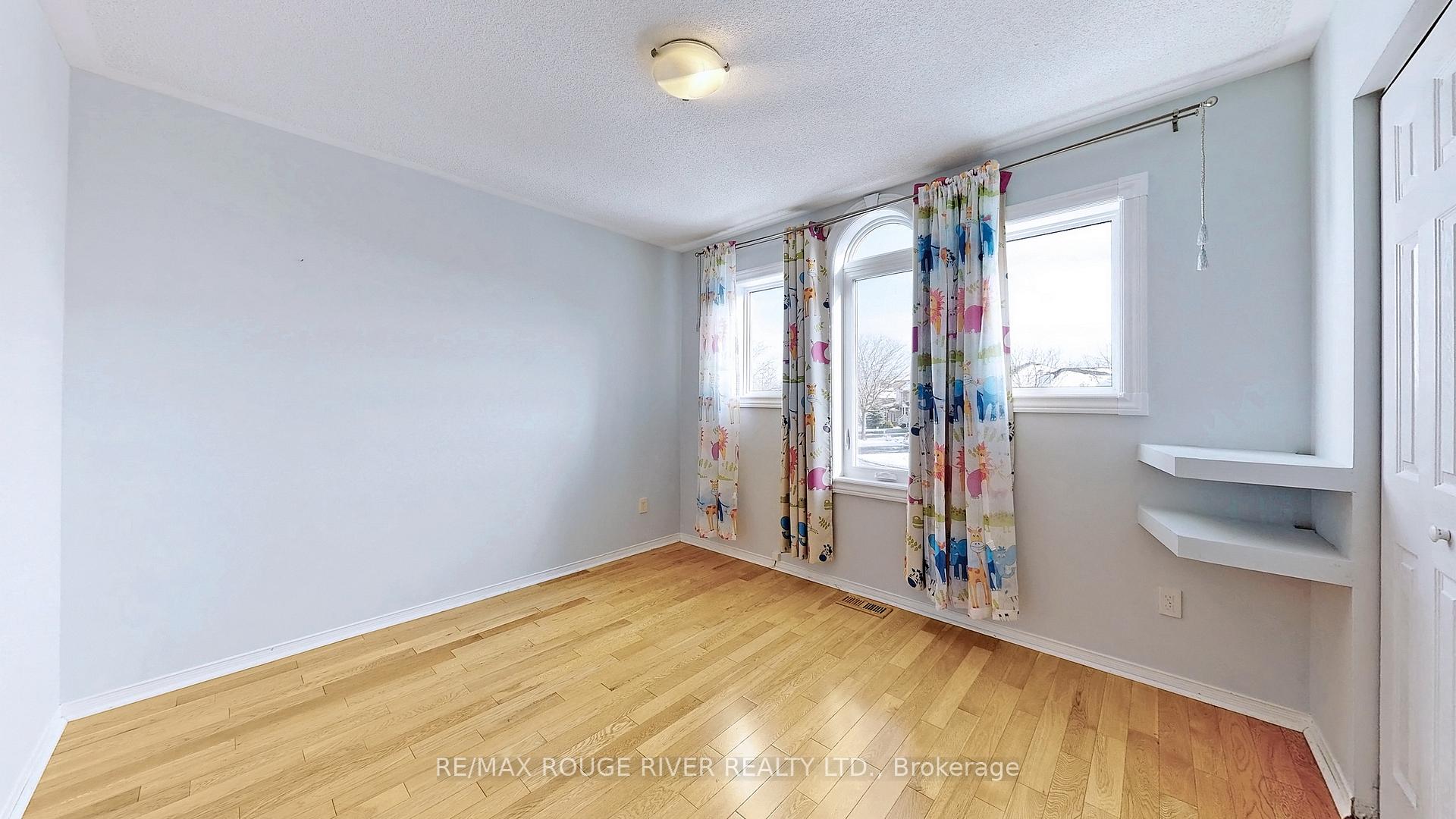 Photo 19 of 913 Wingarden Crescent, Pickering, Dunbarton — HOMEH
