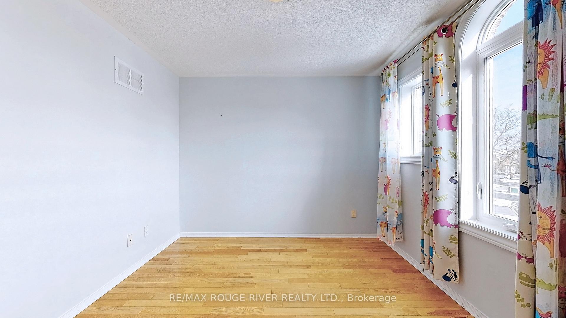 Photo 20 of 913 Wingarden Crescent, Pickering, Dunbarton — HOMEH
