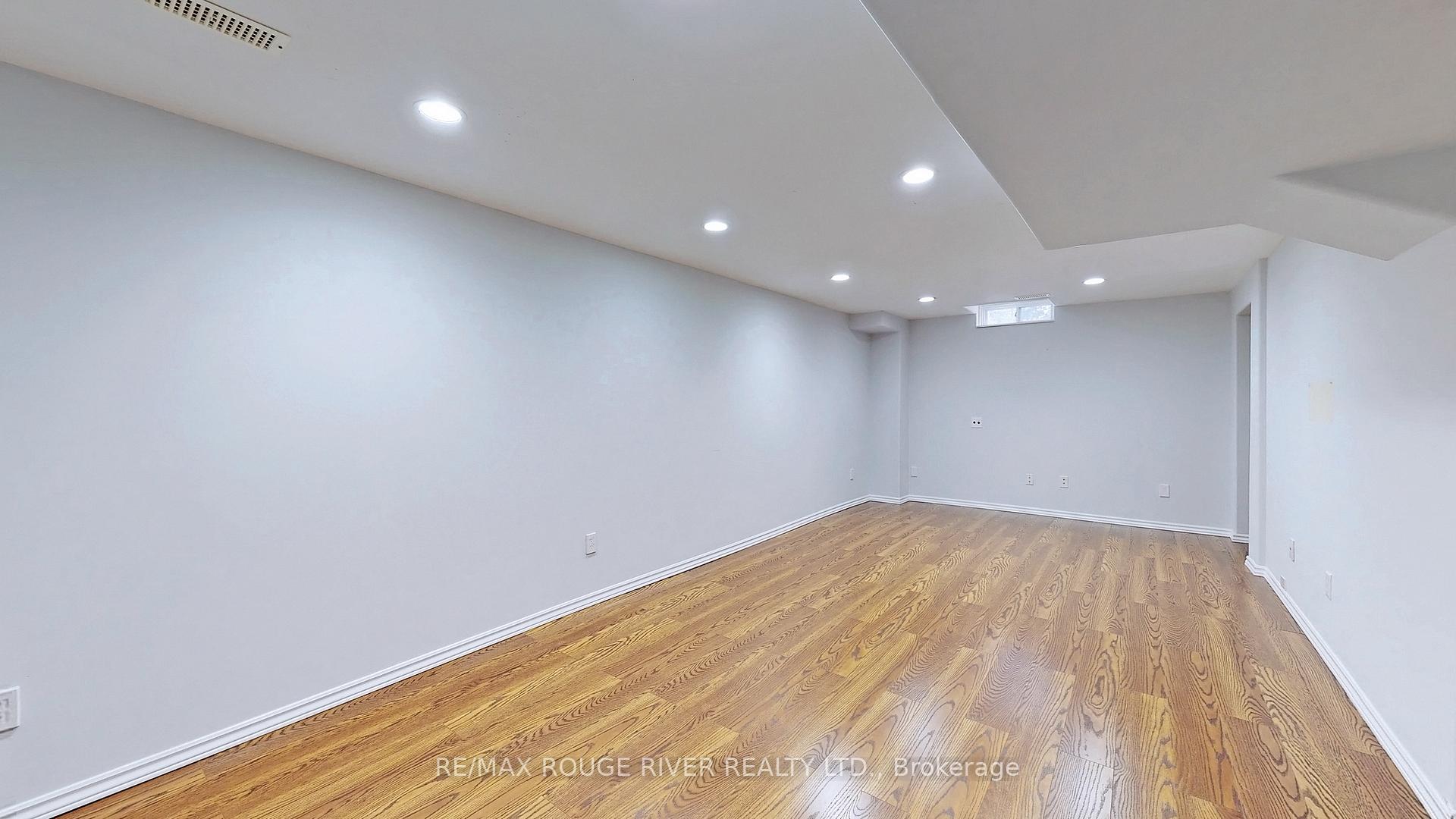 Photo 23 of 913 Wingarden Crescent, Pickering, Dunbarton — HOMEH
