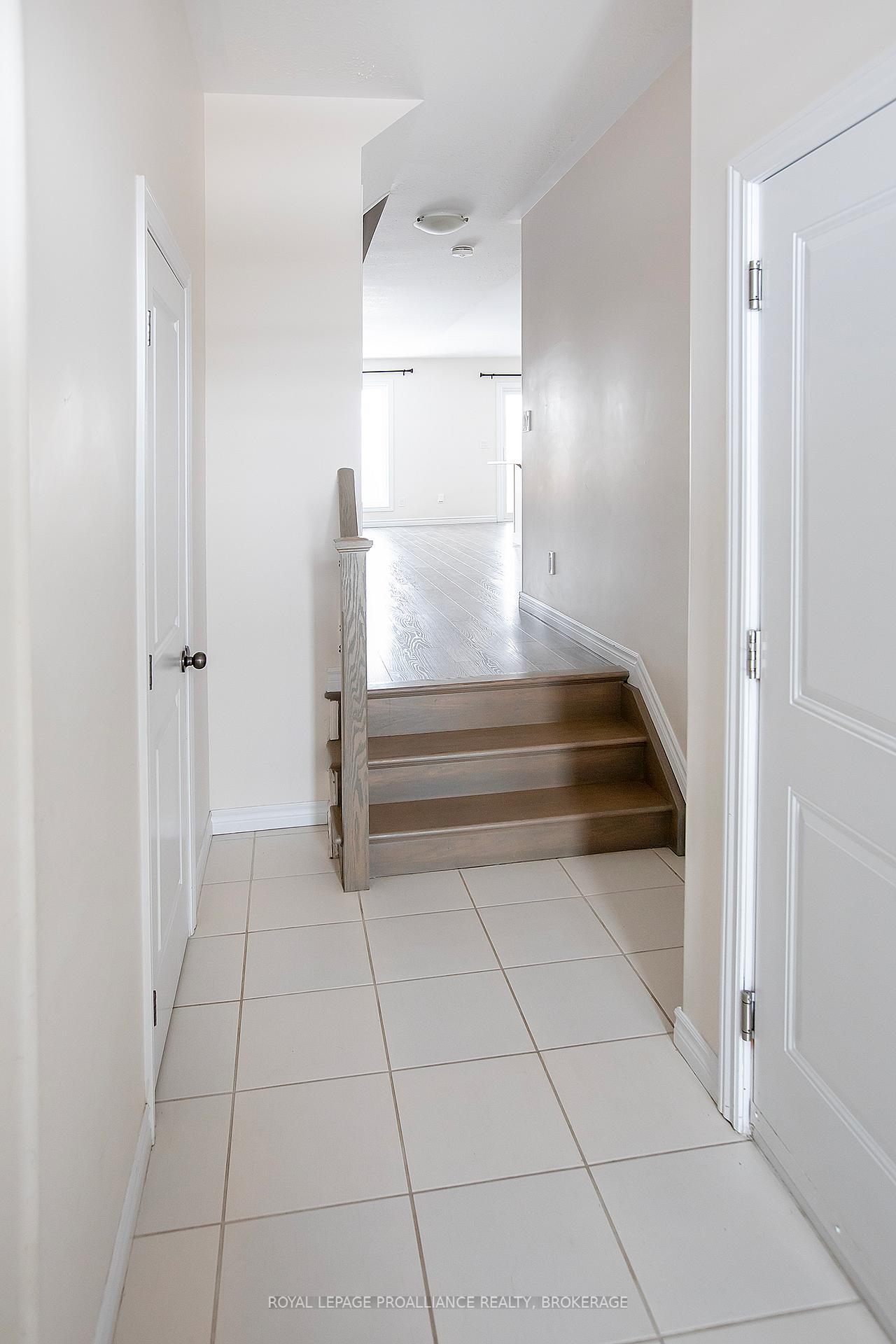 Photo 2 of 1458 Monarch Drive, Kingston, City Northwest — HOMEH