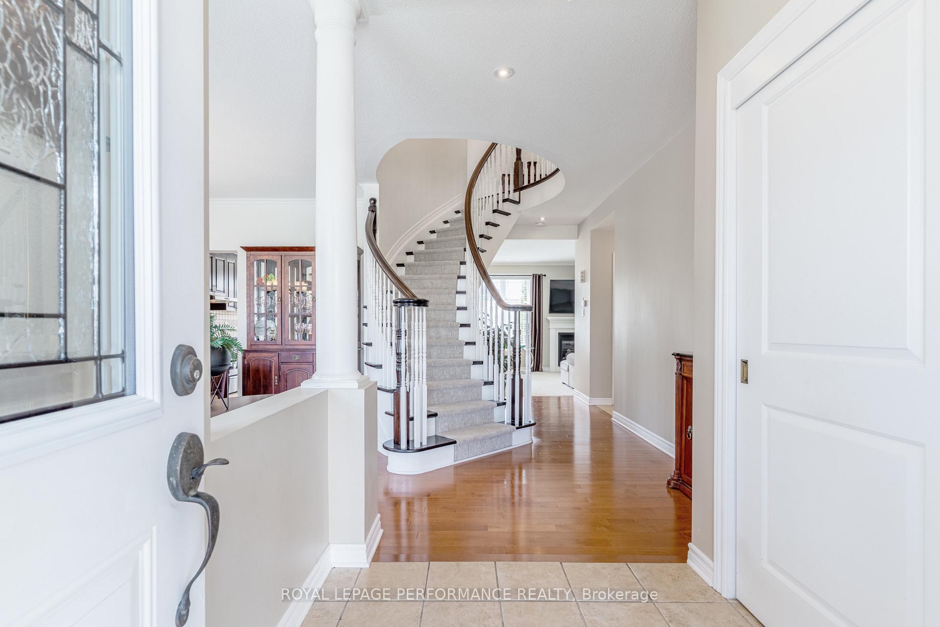 Photo 4 of 355 Goldenbrook Way, Ottawa, Avalon East — HOMEH