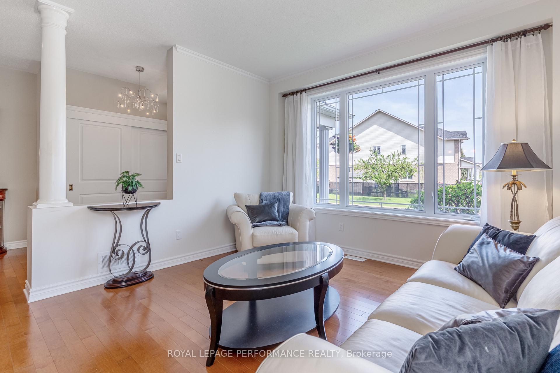 Photo 7 of 355 Goldenbrook Way, Ottawa, Avalon East — HOMEH