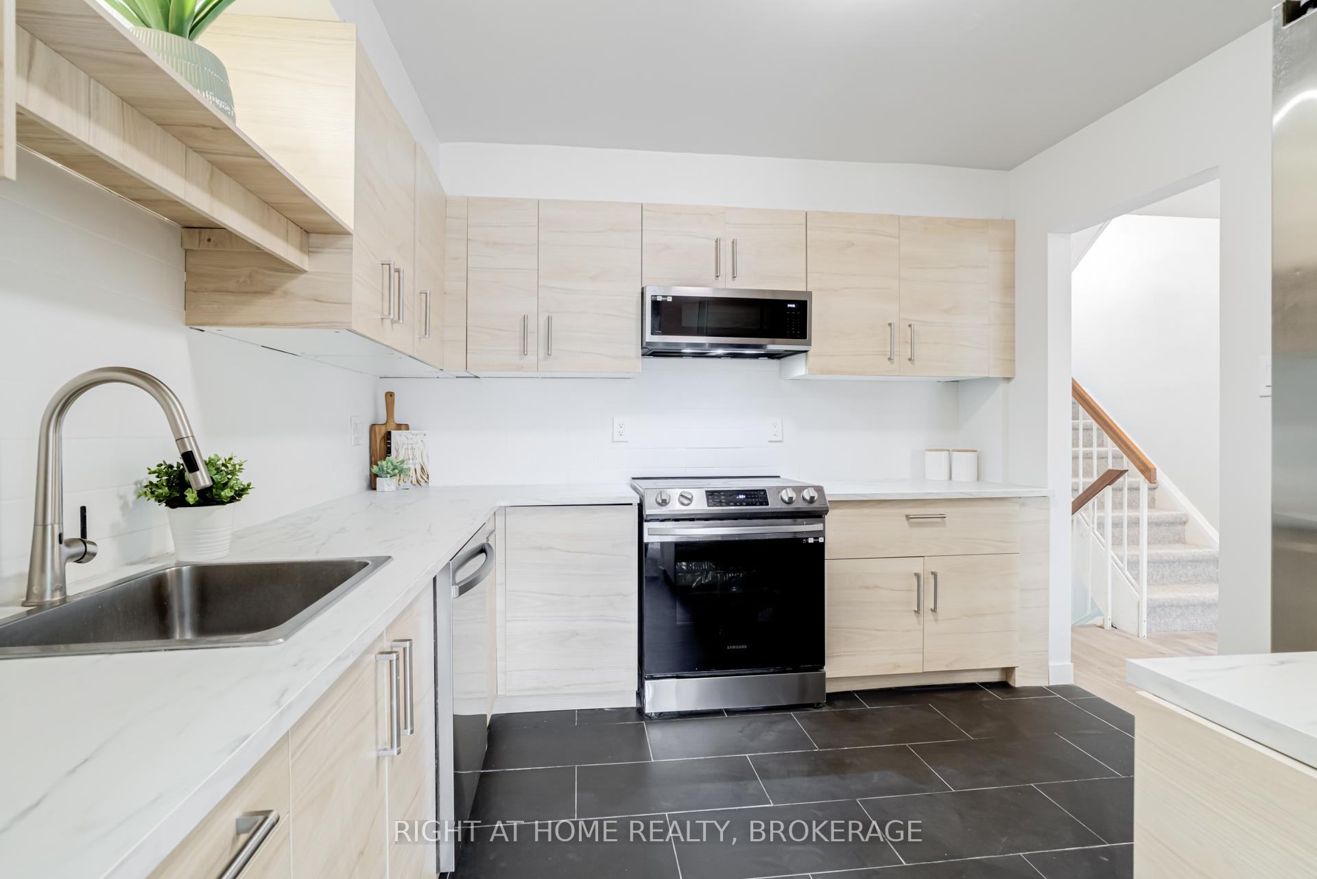 Photo 9 of 703 Briar Crescent, Milton, Dorset Park — HOMEH