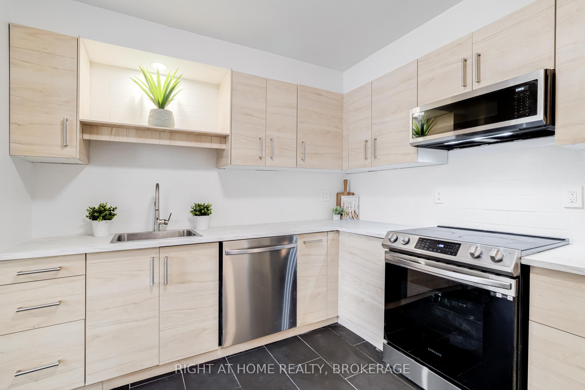 Photo 12 of 703 Briar Crescent, Milton, Dorset Park — HOMEH