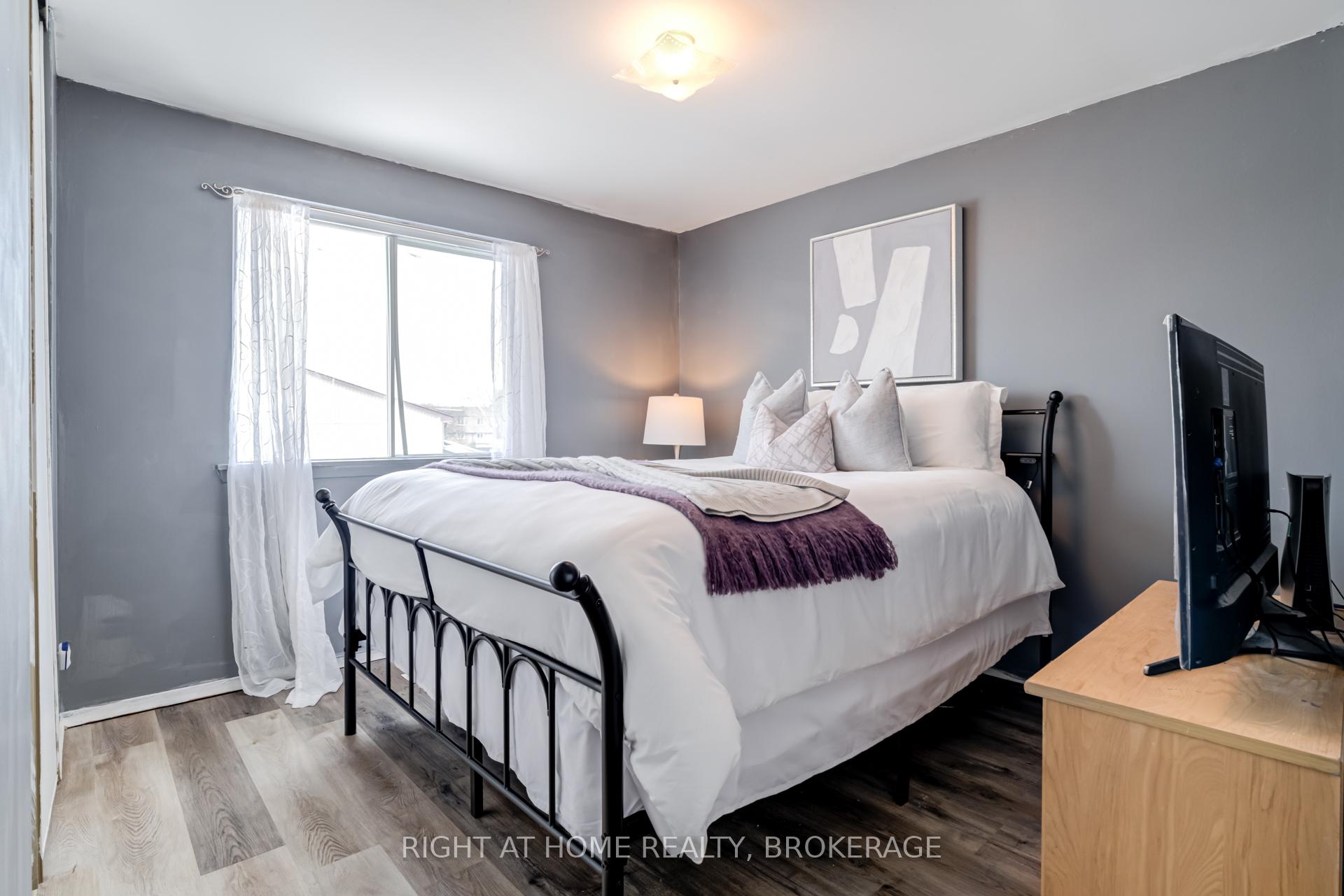 Photo 20 of 703 Briar Crescent, Milton, Dorset Park — HOMEH