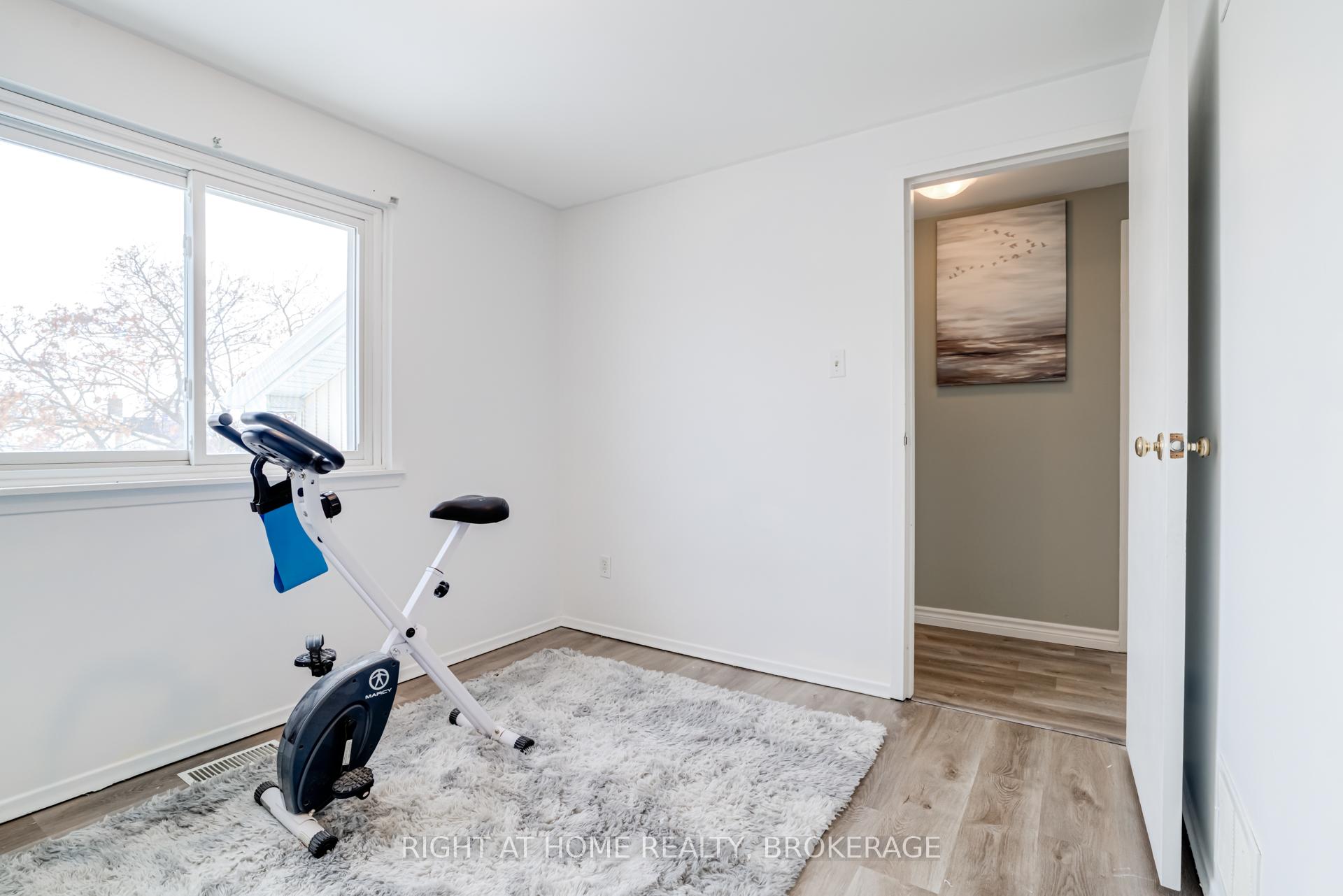 Photo 22 of 703 Briar Crescent, Milton, Dorset Park — HOMEH