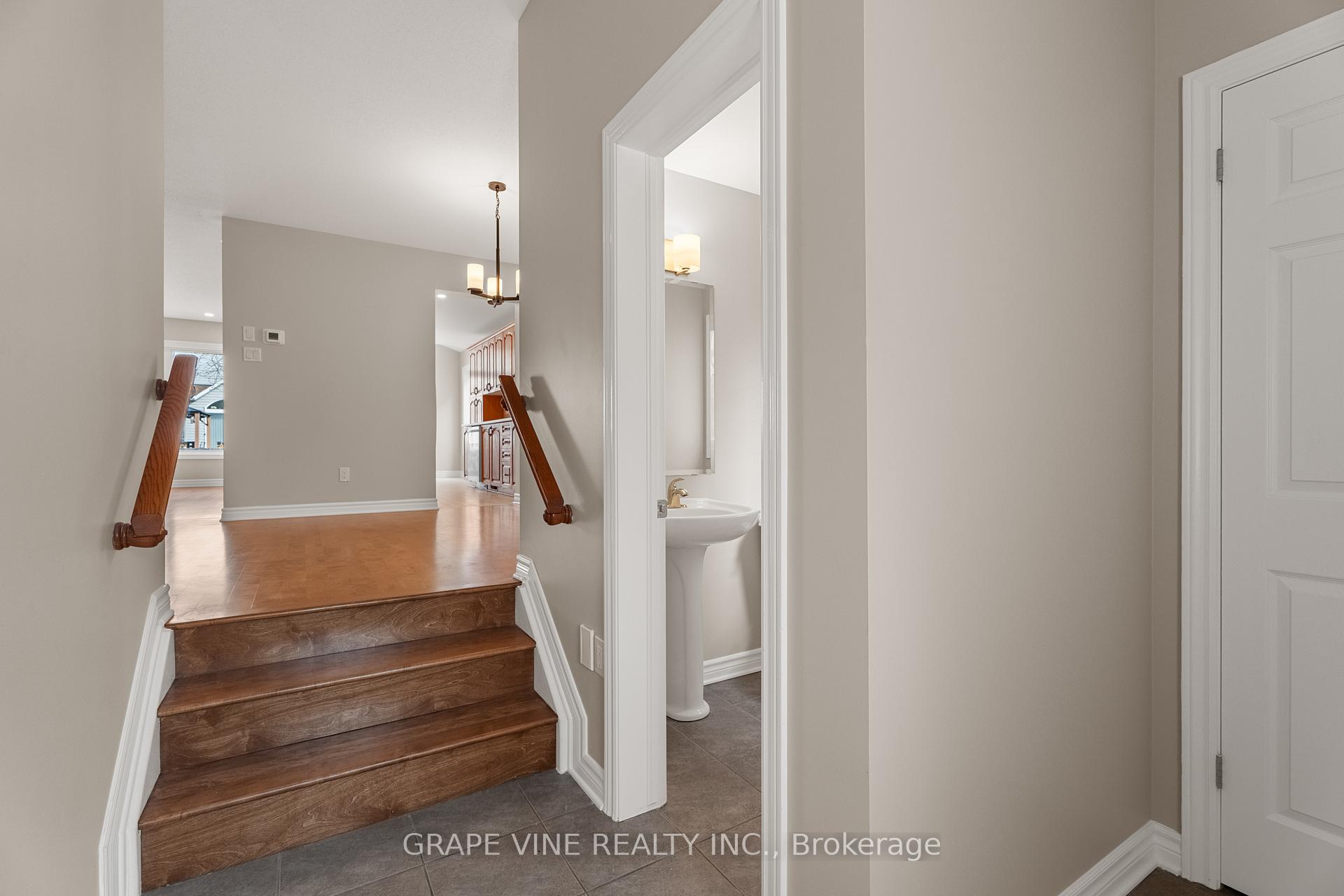 Photo 3 of 245 Monaco Place, Ottawa, Avalon East — HOMEH