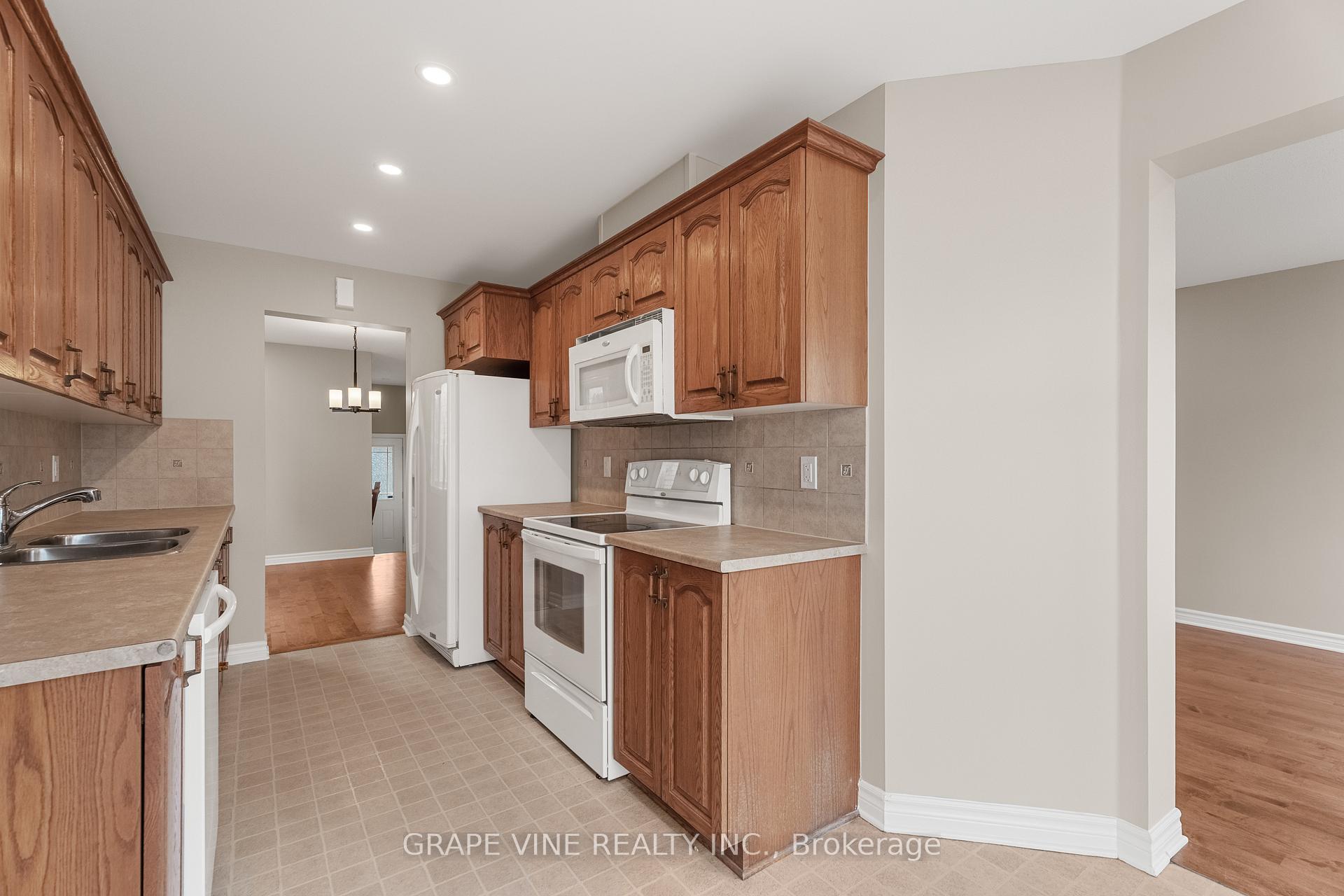 Photo 6 of 245 Monaco Place, Ottawa, Avalon East — HOMEH