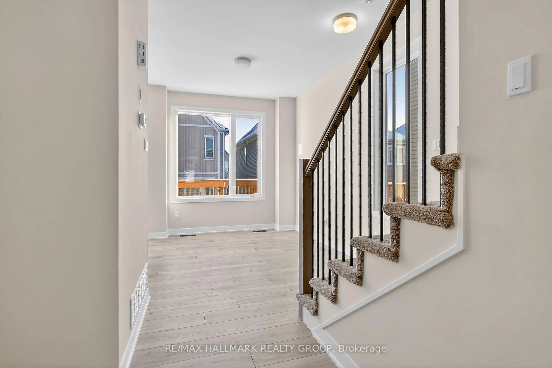 Photo 9 of 536 Promontory Place, Ottawa, Barrhaven - Half Moon Bay — HOMEH