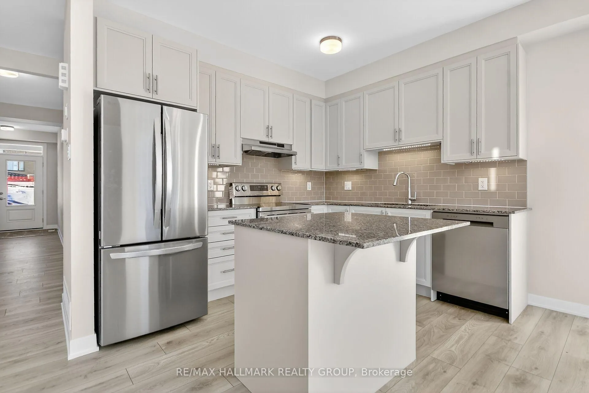 Photo 12 of 536 Promontory Place, Ottawa, Barrhaven - Half Moon Bay — HOMEH