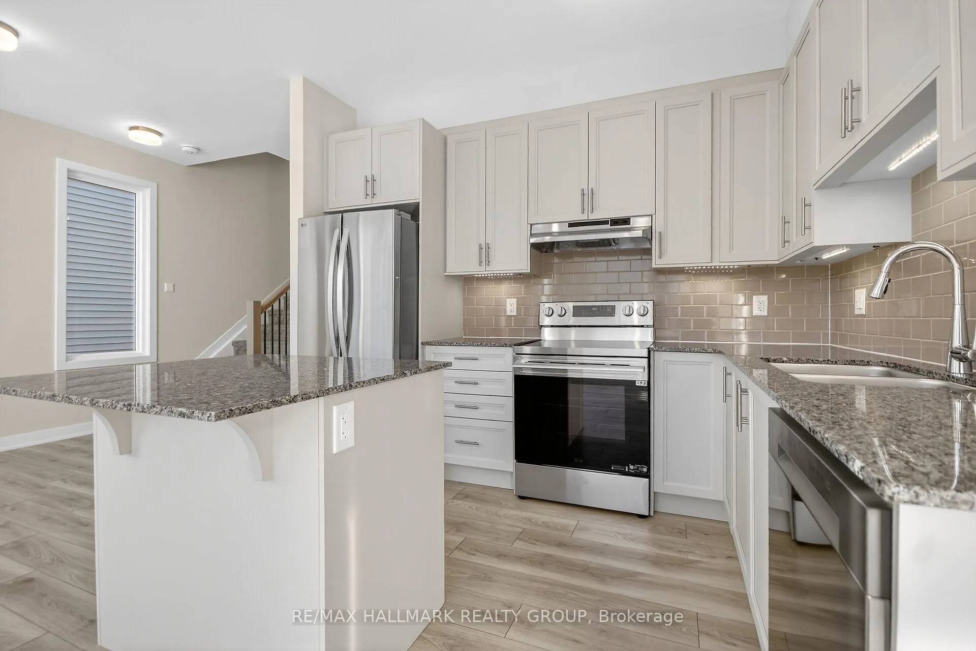 Photo 13 of 536 Promontory Place, Ottawa, Barrhaven - Half Moon Bay — HOMEH