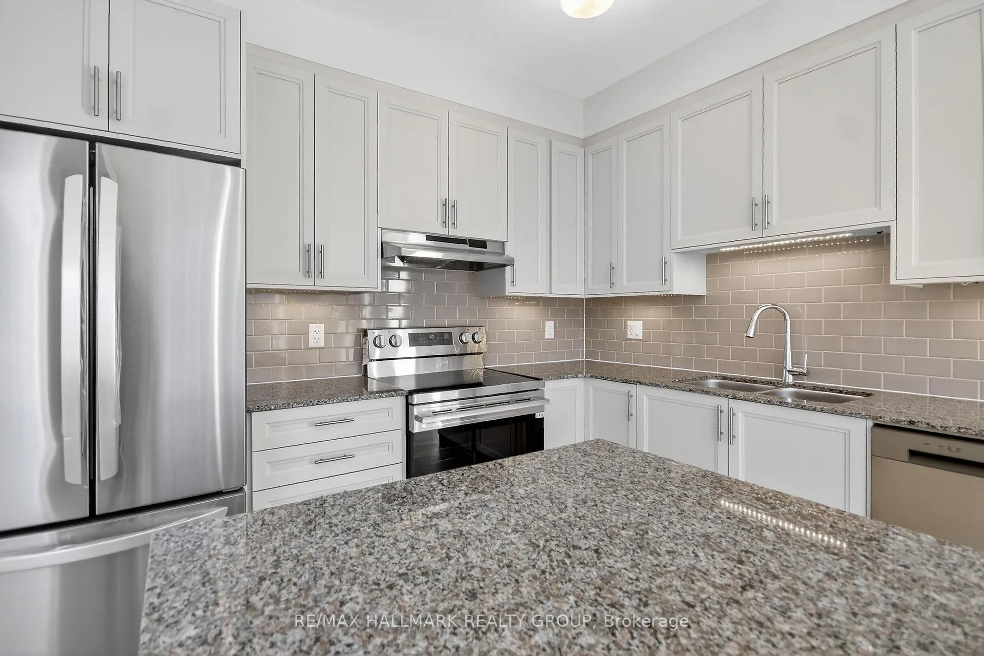 Photo 14 of 536 Promontory Place, Ottawa, Barrhaven - Half Moon Bay — HOMEH