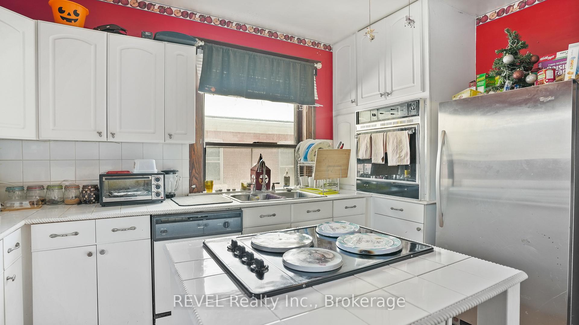 Photo 6 of 5449 Morrison Street, Niagara Falls, Cherrywood — HOMEH