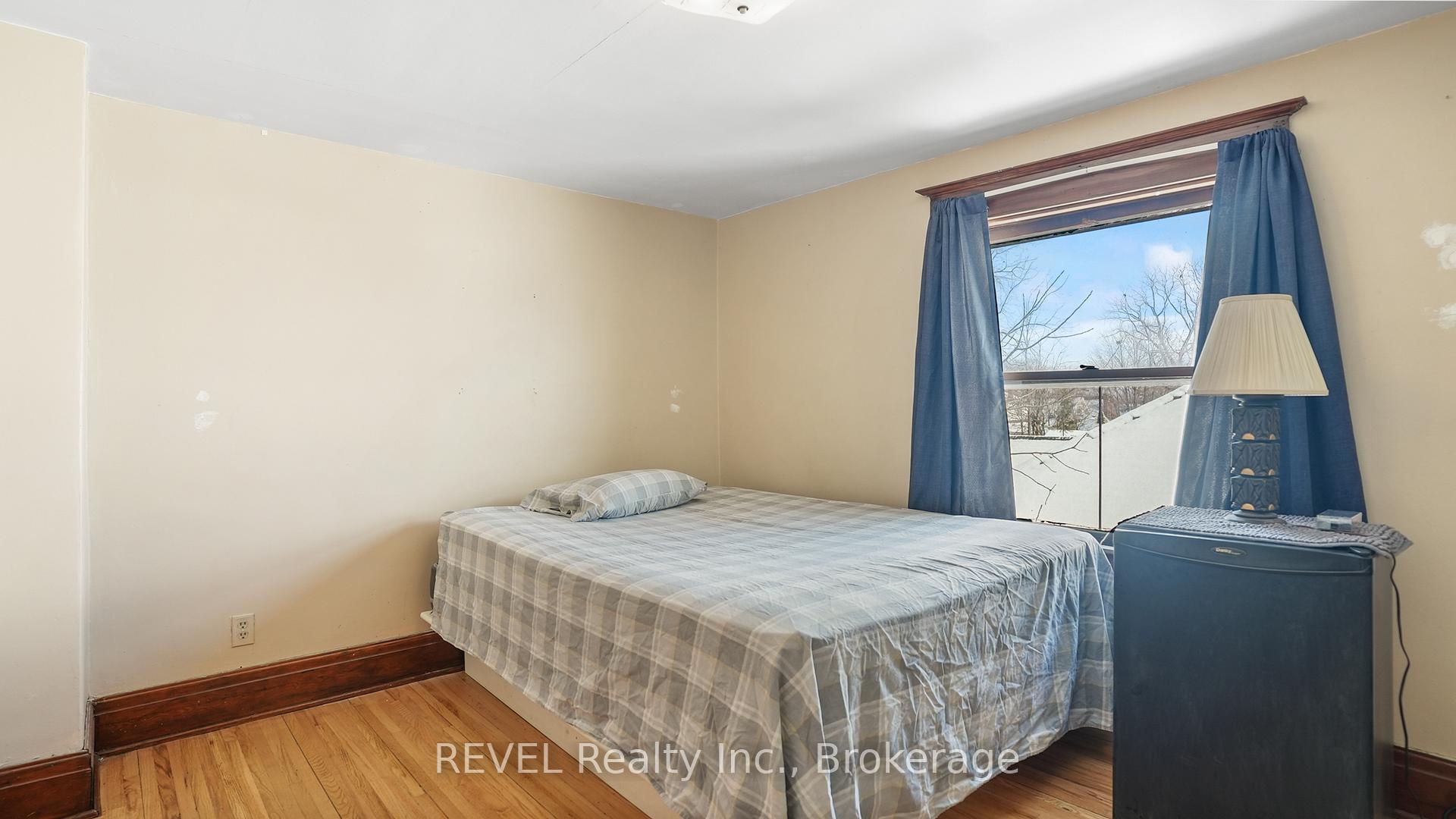 Photo 11 of 5449 Morrison Street, Niagara Falls, Cherrywood — HOMEH
