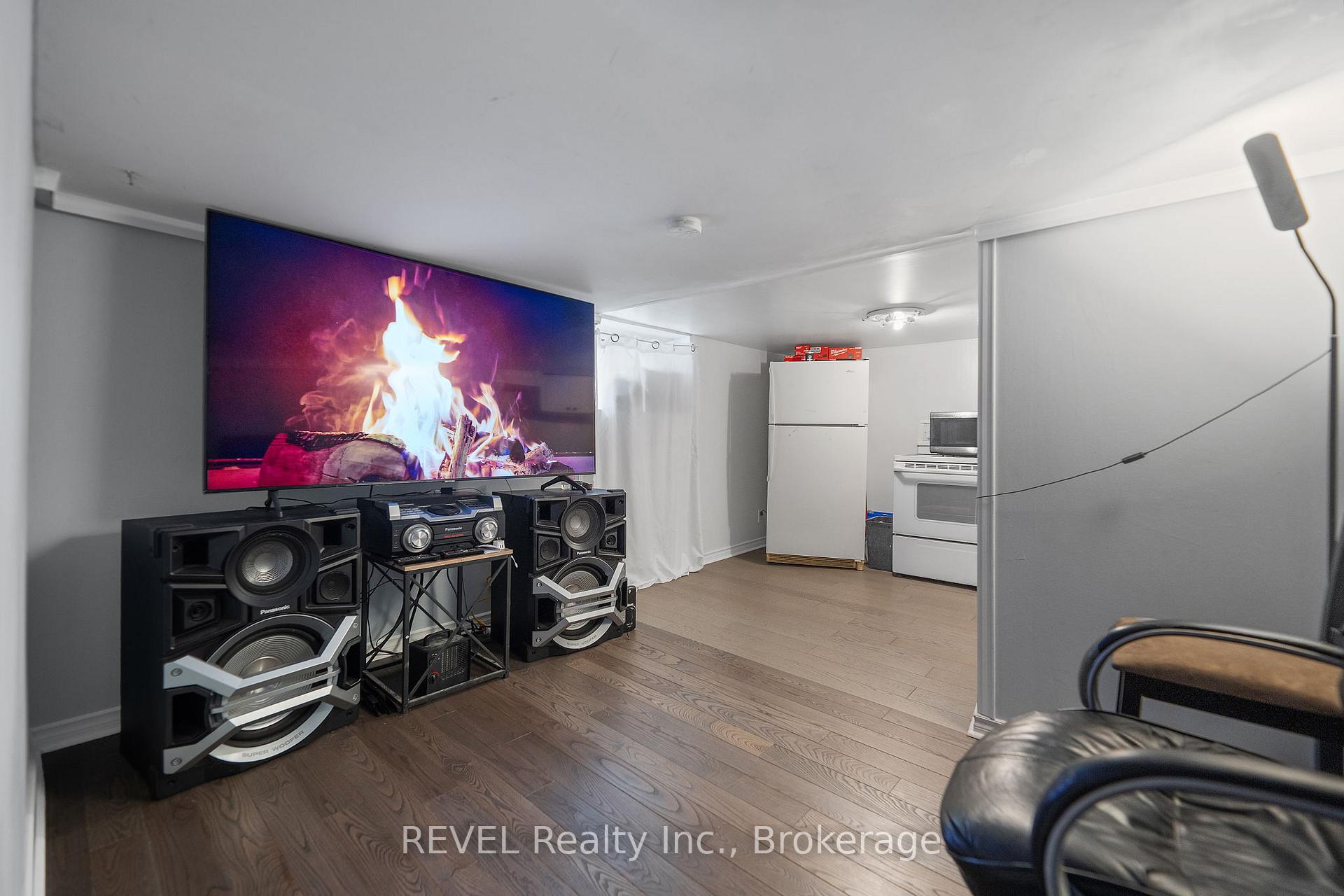 Photo 14 of 5449 Morrison Street, Niagara Falls, Cherrywood — HOMEH
