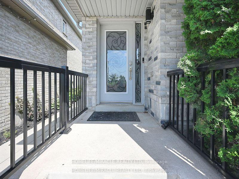 Photo 3 of 971 Kennedy Circle, Milton, Coates — HOMEH