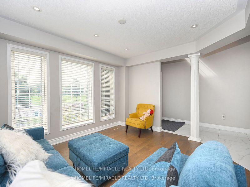 Photo 8 of 971 Kennedy Circle, Milton, Coates — HOMEH