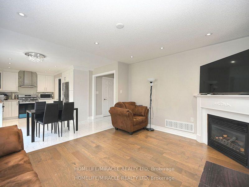Photo 11 of 971 Kennedy Circle, Milton, Coates — HOMEH