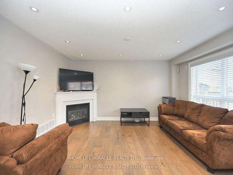 Photo 13 of 971 Kennedy Circle, Milton, Coates — HOMEH