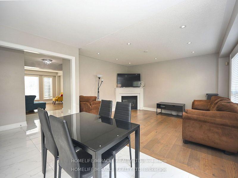 Photo 14 of 971 Kennedy Circle, Milton, Coates — HOMEH