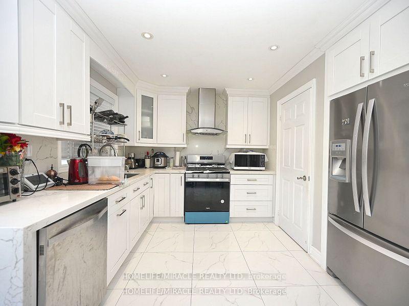 Photo 17 of 971 Kennedy Circle, Milton, Coates — HOMEH