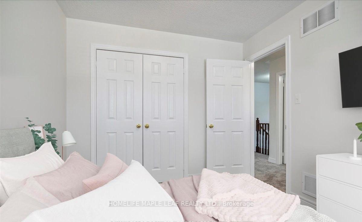 Photo 2 of 440 Chandler Crescent, Milton, Scott — HOMEH