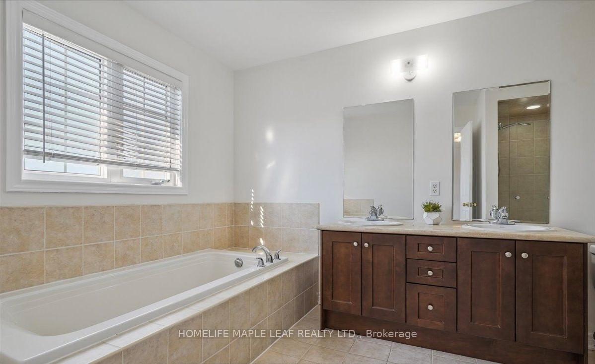 Photo 3 of 440 Chandler Crescent, Milton, Scott — HOMEH