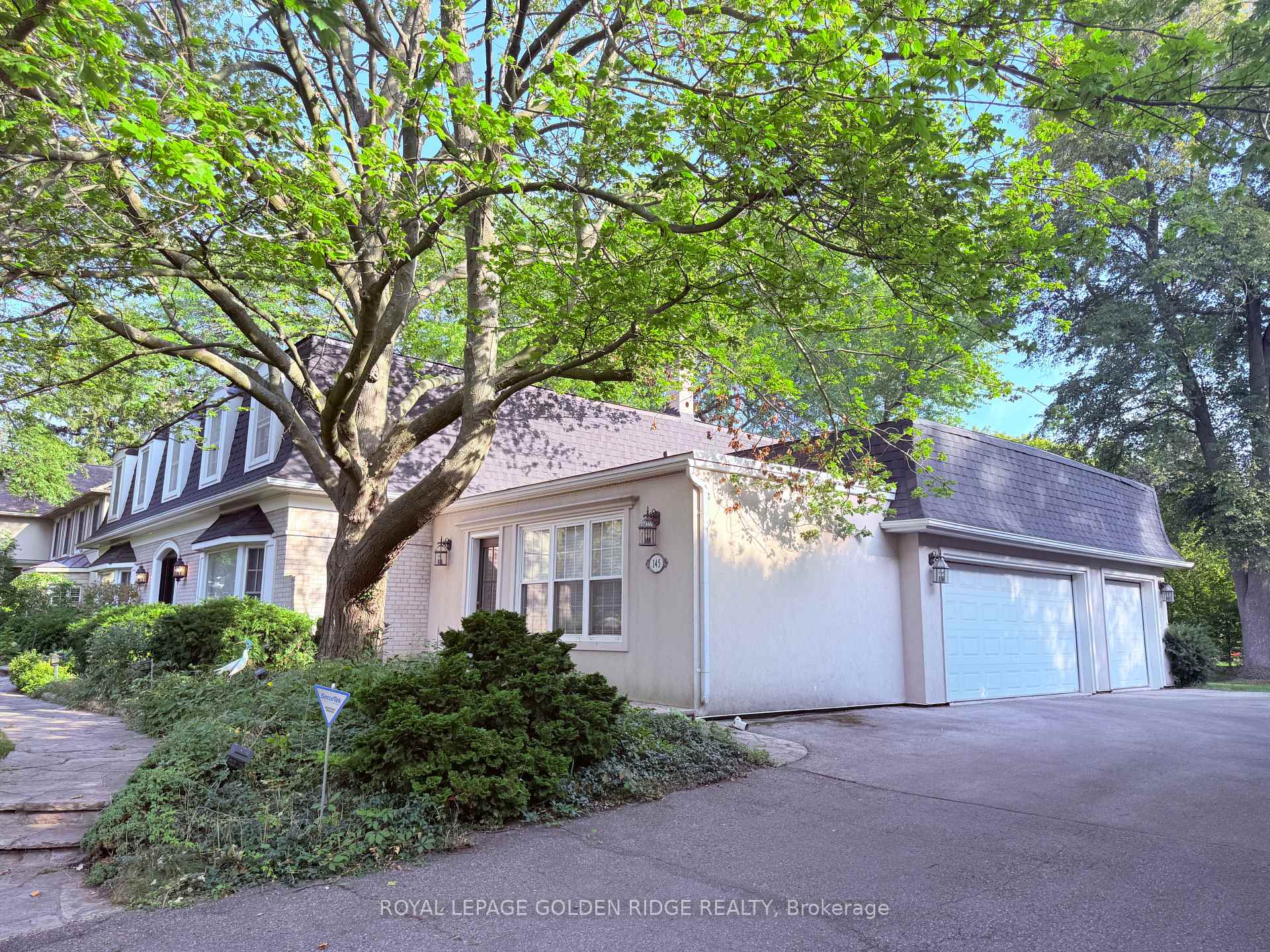 Photo 2 of 145 Cairncroft Road, Oakville, Morrison — HOMEH