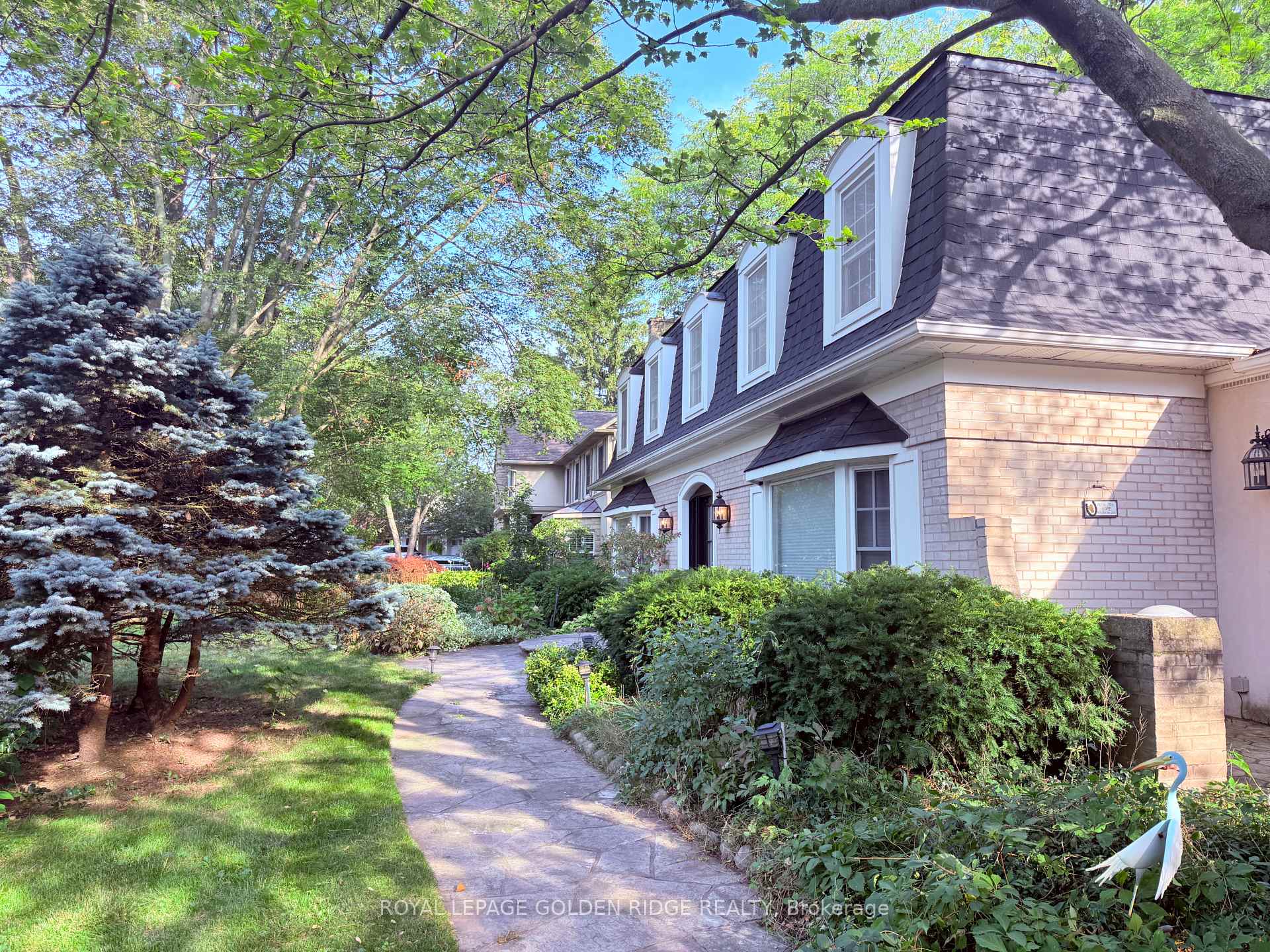 Photo 3 of 145 Cairncroft Road, Oakville, Morrison — HOMEH