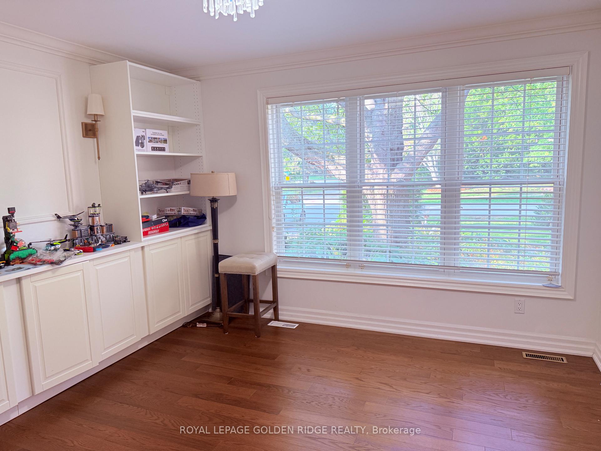 Photo 4 of 145 Cairncroft Road, Oakville, Morrison — HOMEH