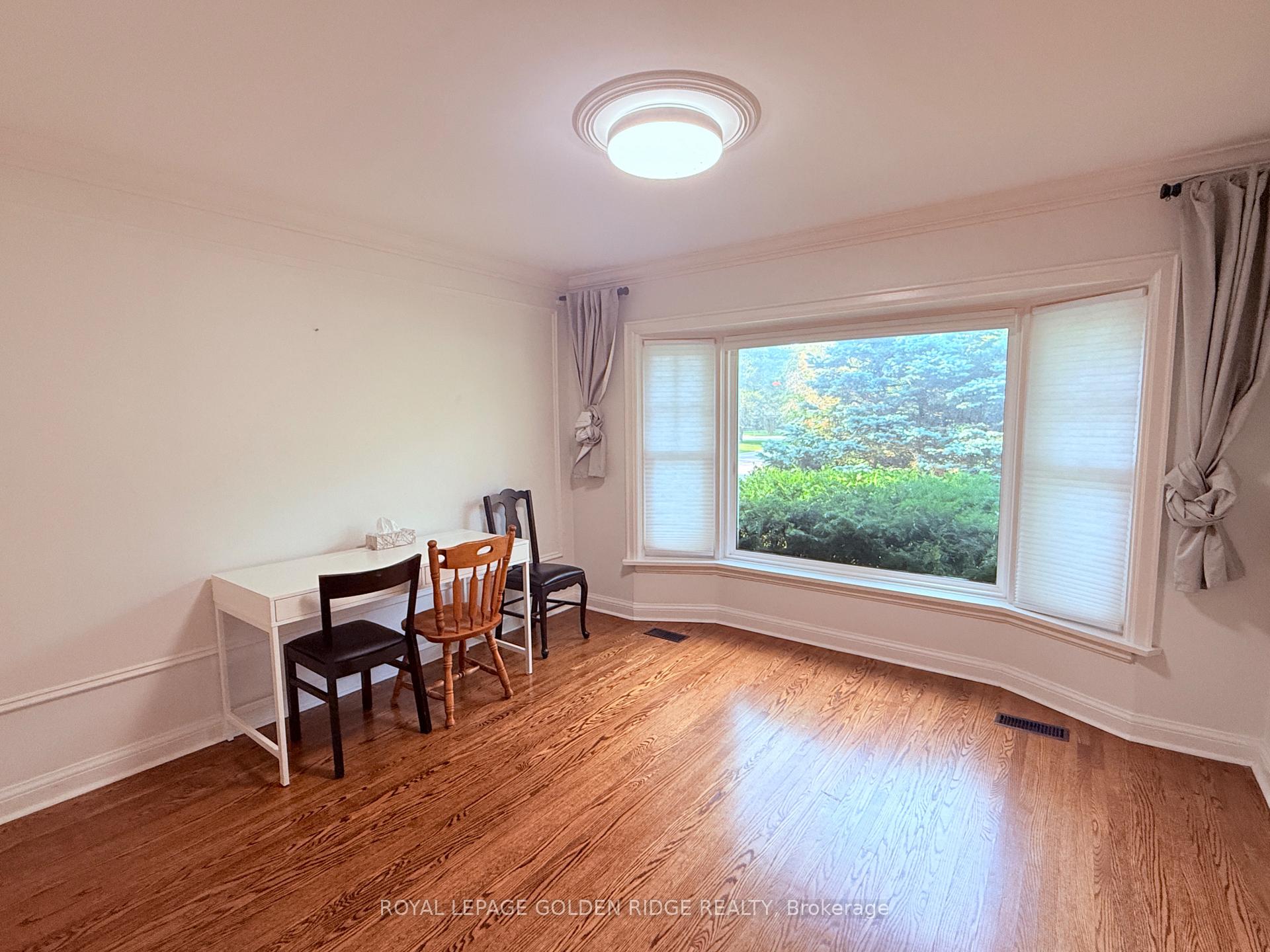 Photo 6 of 145 Cairncroft Road, Oakville, Morrison — HOMEH