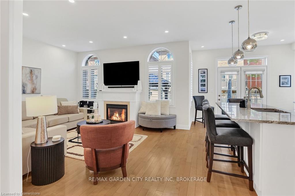 Photo 2 of 3323 Whilabout Terrace, Oakville, Bronte — HOMEH