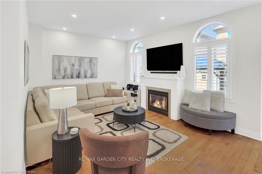 Photo 9 of 3323 Whilabout Terrace, Oakville, Bronte — HOMEH