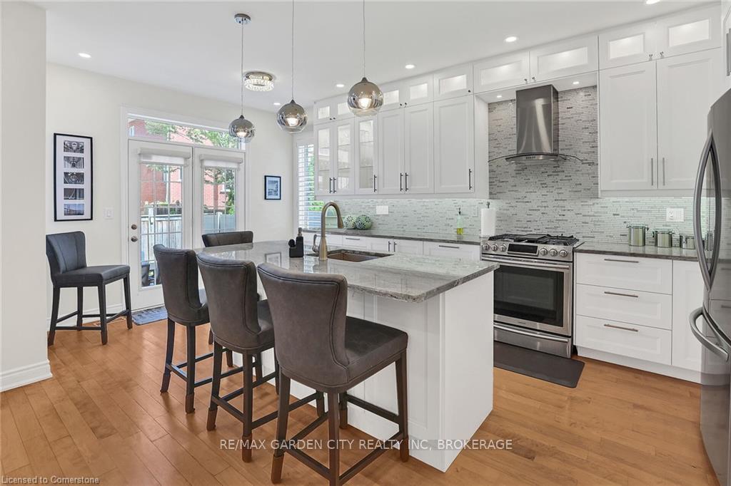 Photo 5 of 3323 Whilabout Terrace, Oakville, Bronte — HOMEH