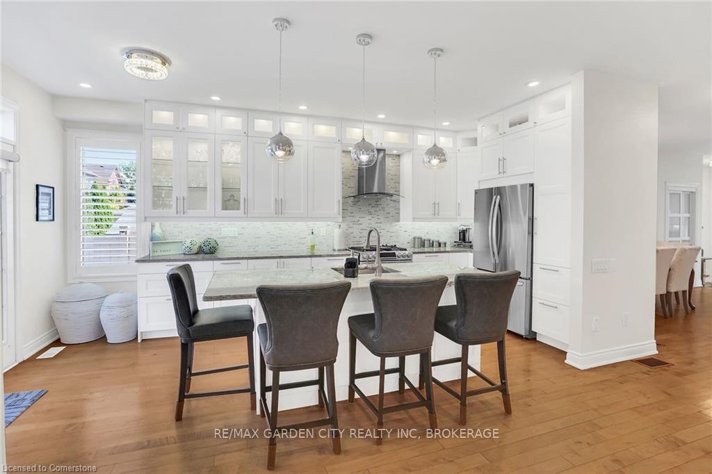 Photo 8 of 3323 Whilabout Terrace, Oakville, Bronte — HOMEH