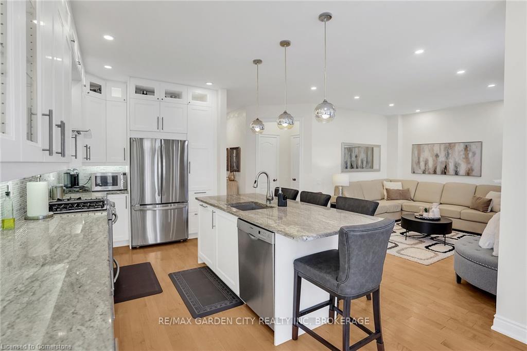 Photo 11 of 3323 Whilabout Terrace, Oakville, Bronte — HOMEH