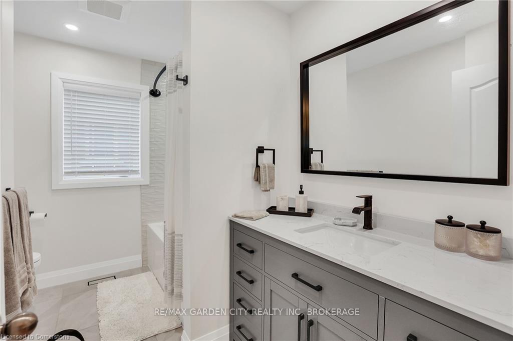 Photo 26 of 3323 Whilabout Terrace, Oakville, Bronte — HOMEH