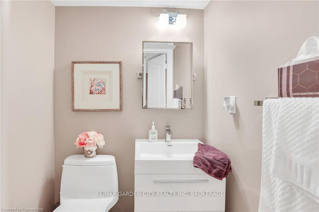 Photo 16 of 3323 Whilabout Terrace, Oakville, Bronte — HOMEH