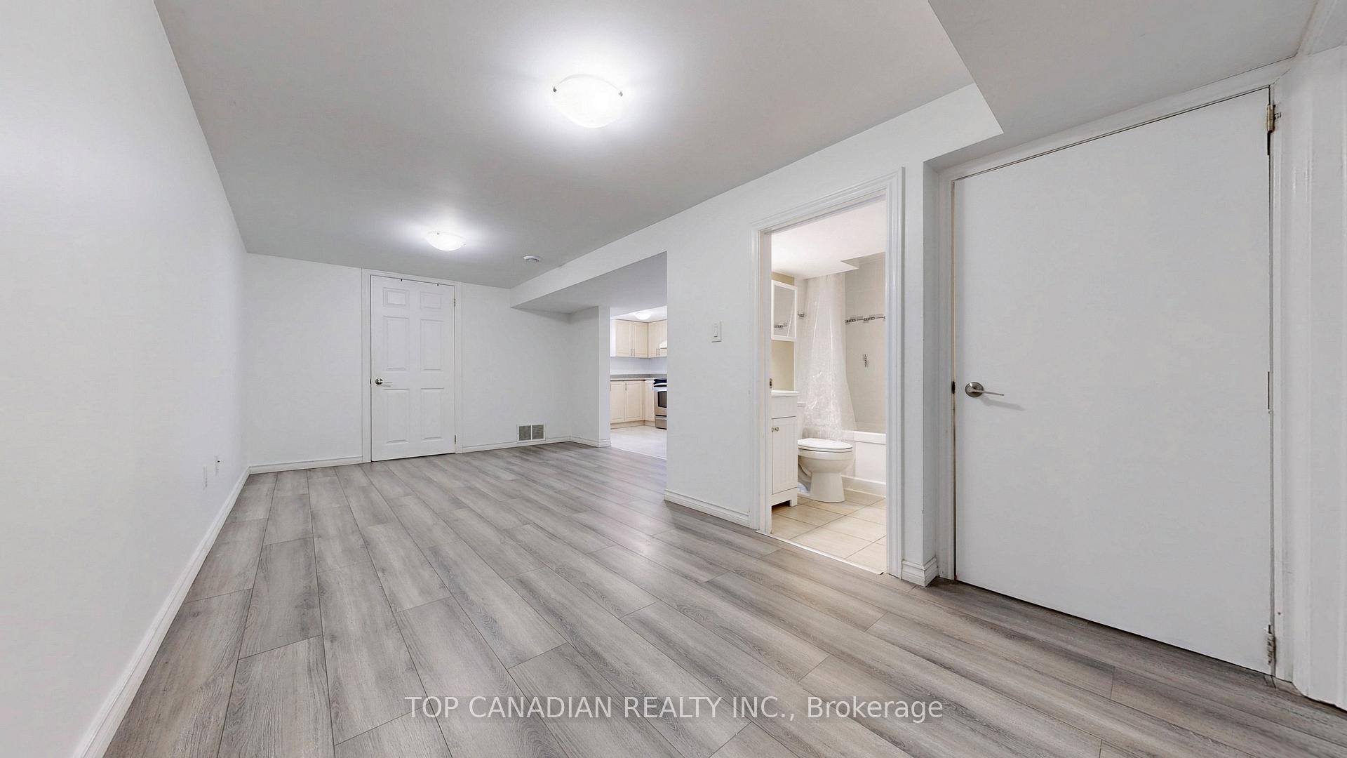 Photo 7 of 2-513 Annapolis Avenue, Oshawa, McLaughlin — HOMEH