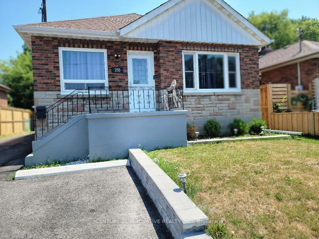 Front of 255 Huron Street