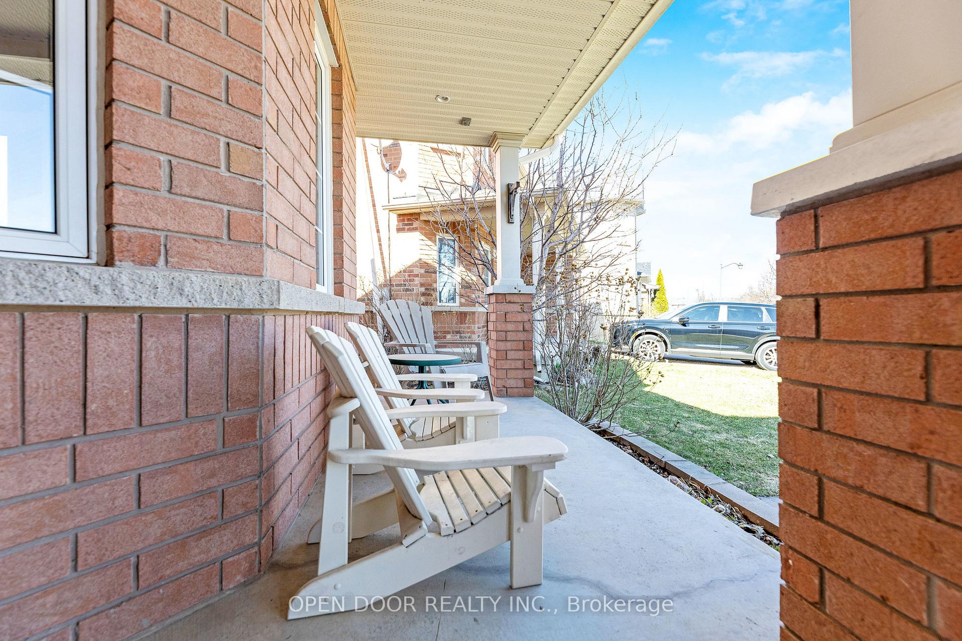 Photo 4 of 221 Bussel Crescent, Milton, Clarke — HOMEH