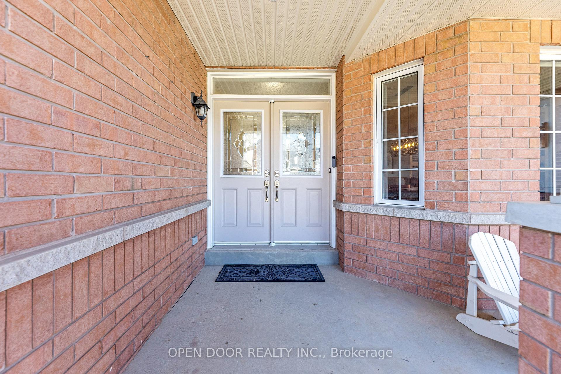 Photo 5 of 221 Bussel Crescent, Milton, Clarke — HOMEH