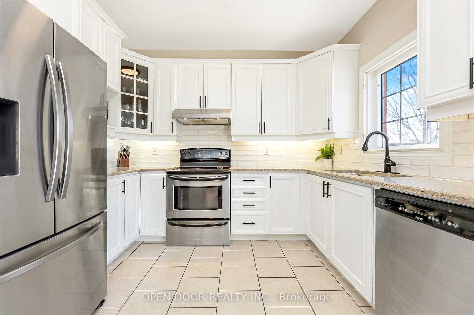 Photo 14 of 221 Bussel Crescent, Milton, Clarke — HOMEH