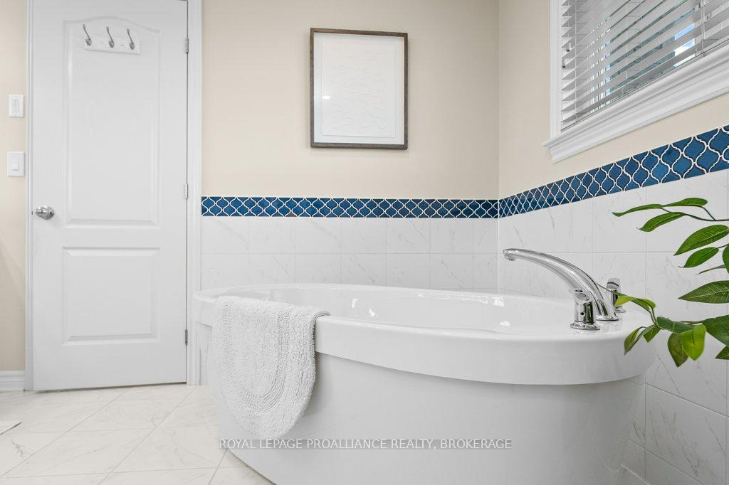 Photo 19 of 1245 Wheathill Street, Kingston, East Gardiners Rd — HOMEH
